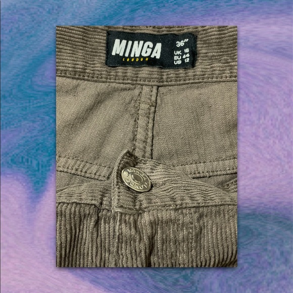 ♥︎ Minga London Corduroy Shorts ♥︎ - Picture 3 of 4